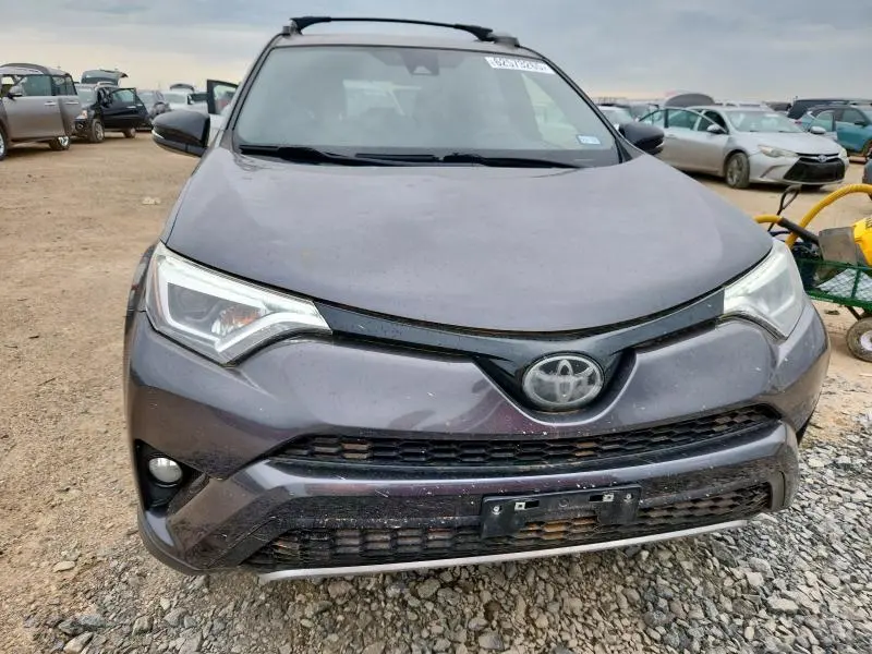 2018 TOYOTA RAV4 SE  