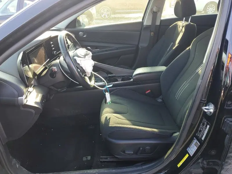 2021 HYUNDAI ELANTRA SEL  