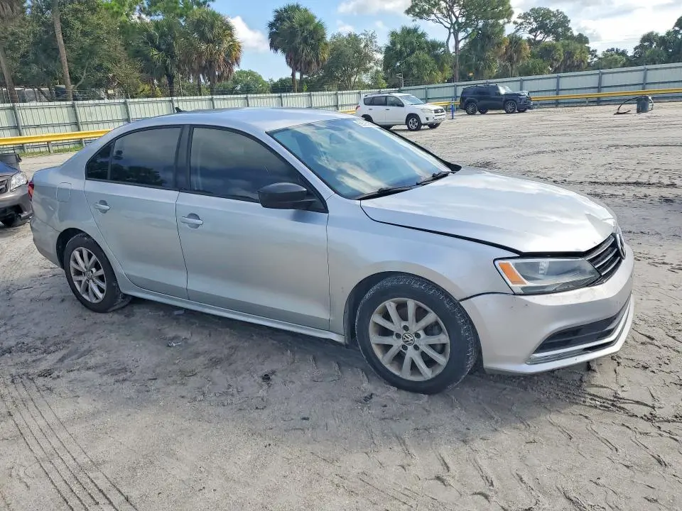2015 VOLKSWAGEN JETTA SE  