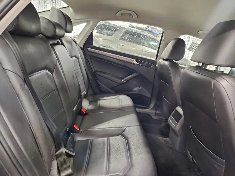 2017 VOLKSWAGEN PASSAT R-LINE  