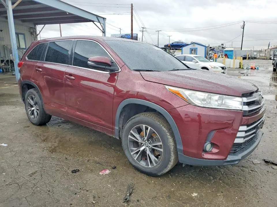 2017 TOYOTA HIGHLANDER LE  