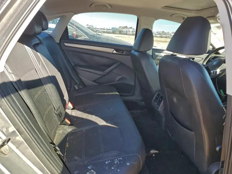 2014 VOLKSWAGEN PASSAT SE  