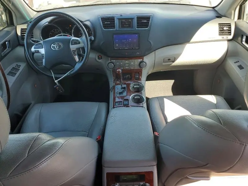 2012 TOYOTA HIGHLANDER   