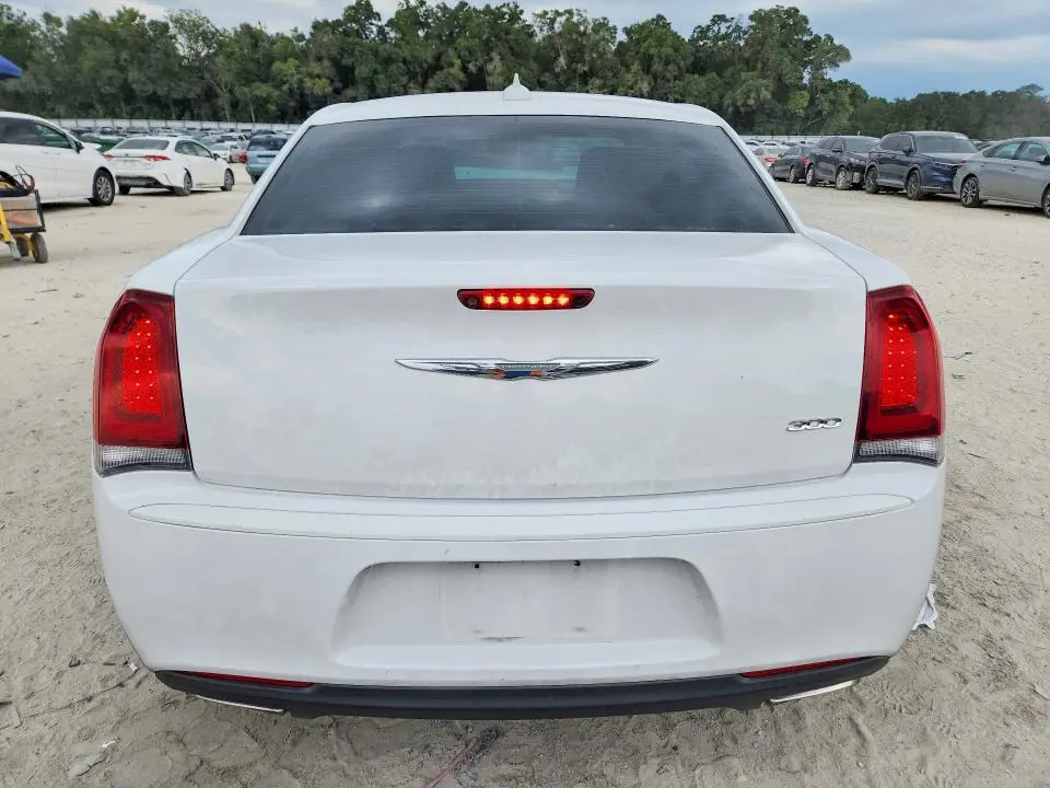 2018 CHRYSLER 300 TOURING  