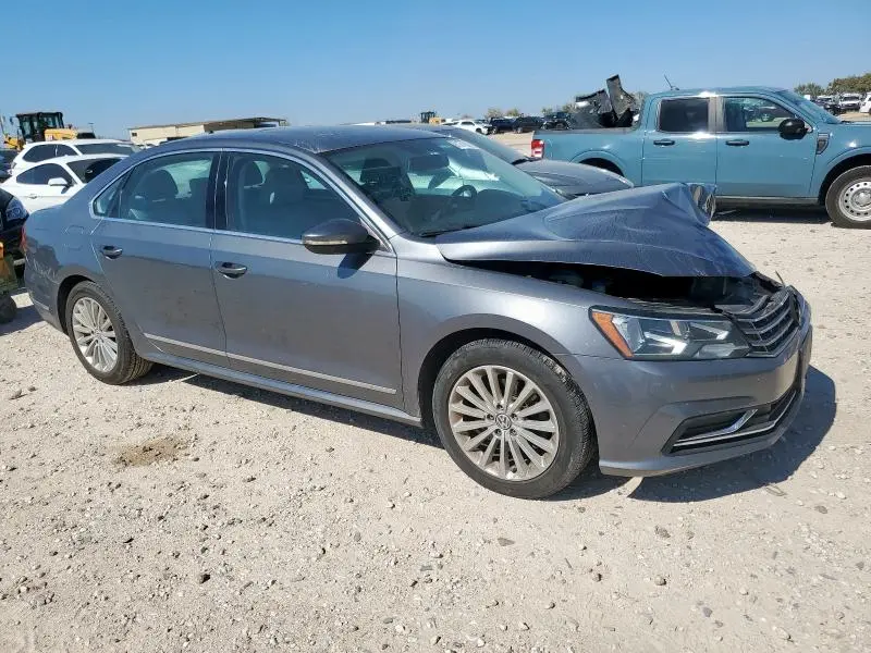 2017 VOLKSWAGEN PASSAT SE  