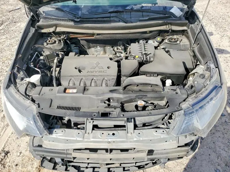 2019 MITSUBISHI OUTLANDER SE  