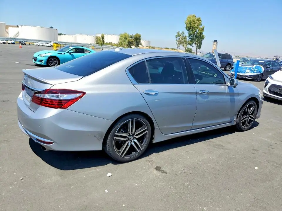 2017 HONDA ACCORD TOURING  