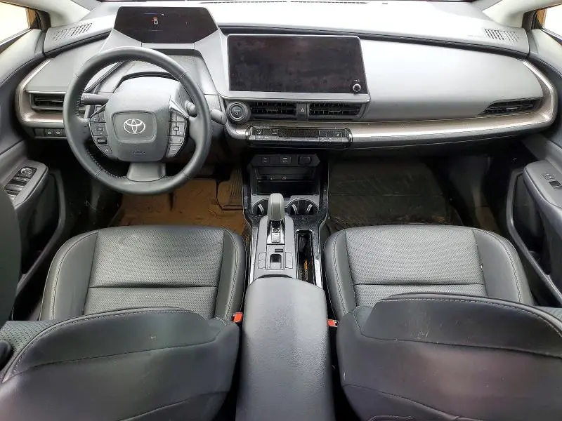 2024 TOYOTA PRIUS XLE  