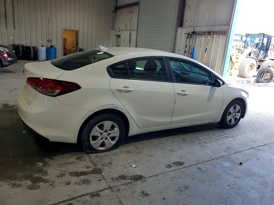 2018 KIA FORTE LX  