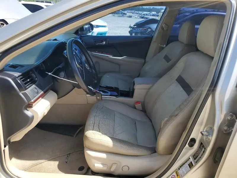 2013 TOYOTA CAMRY XLE  