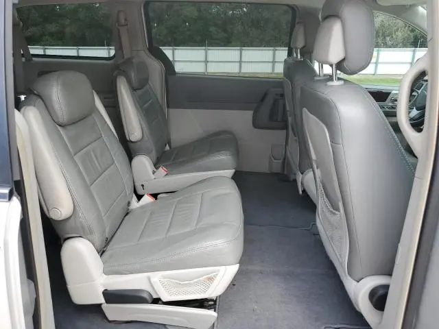 2010 CHRYSLER TOWN & COUNTRY TOURING  