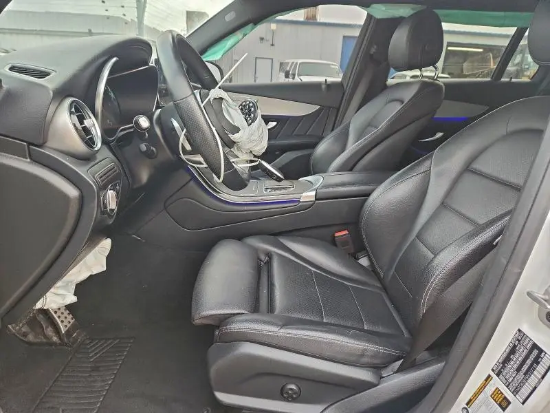 2021 MERCEDES-BENZ GLC 300  