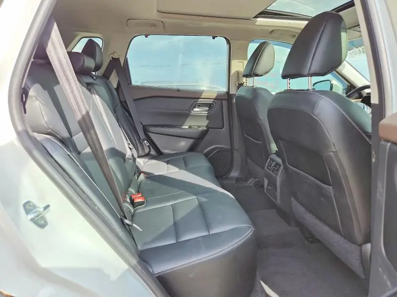 2022 NISSAN ROGUE SL  