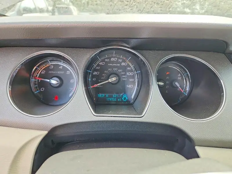 2011 FORD TAURUS SE  