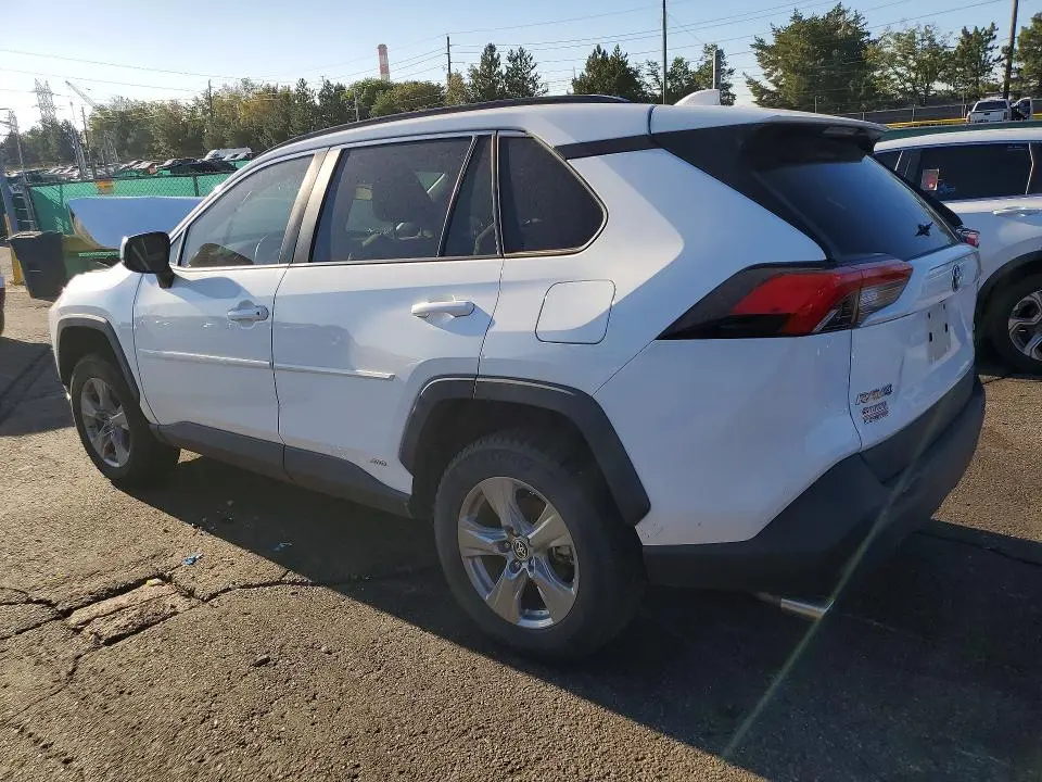 2022 TOYOTA RAV4 LE  