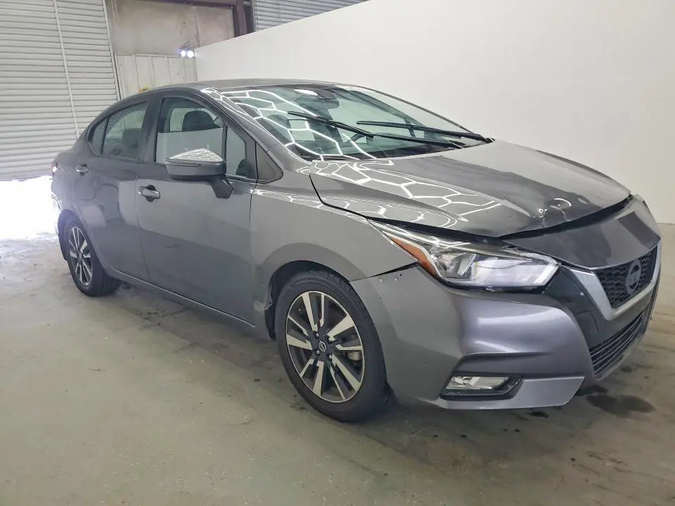 2021 NISSAN VERSA SV  