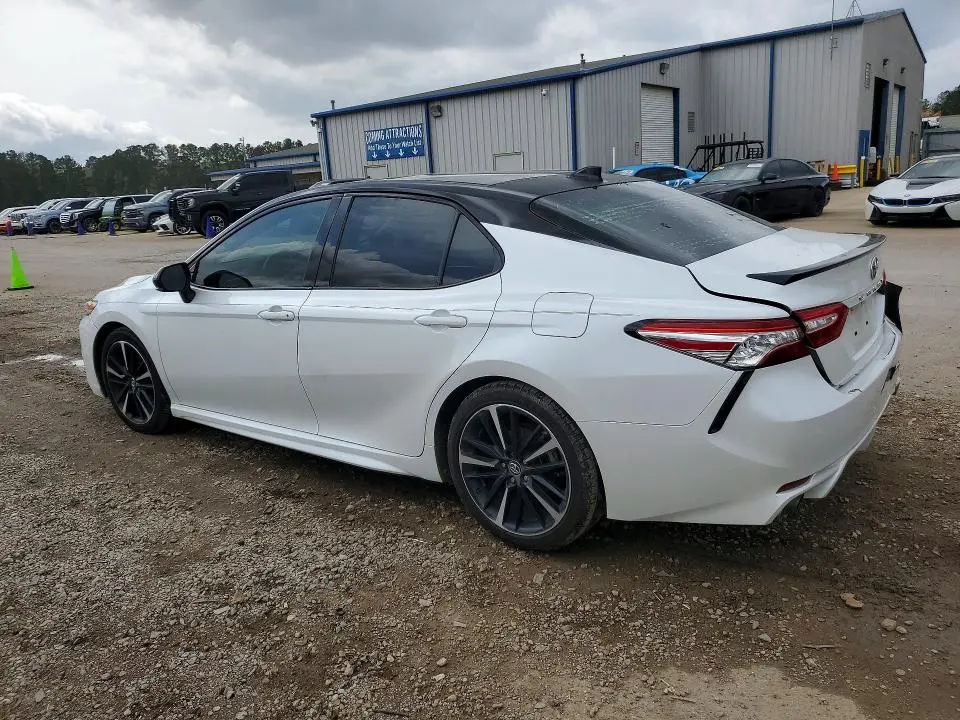 2020 TOYOTA CAMRY XSE  