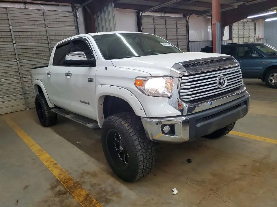 2017 TOYOTA TUNDRA CREWMAX LIMITED  