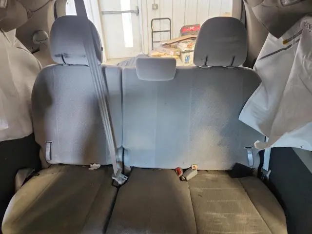 2016 TOYOTA SIENNA LE  