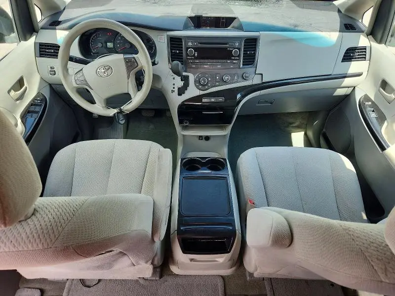 2012 TOYOTA SIENNA LE  