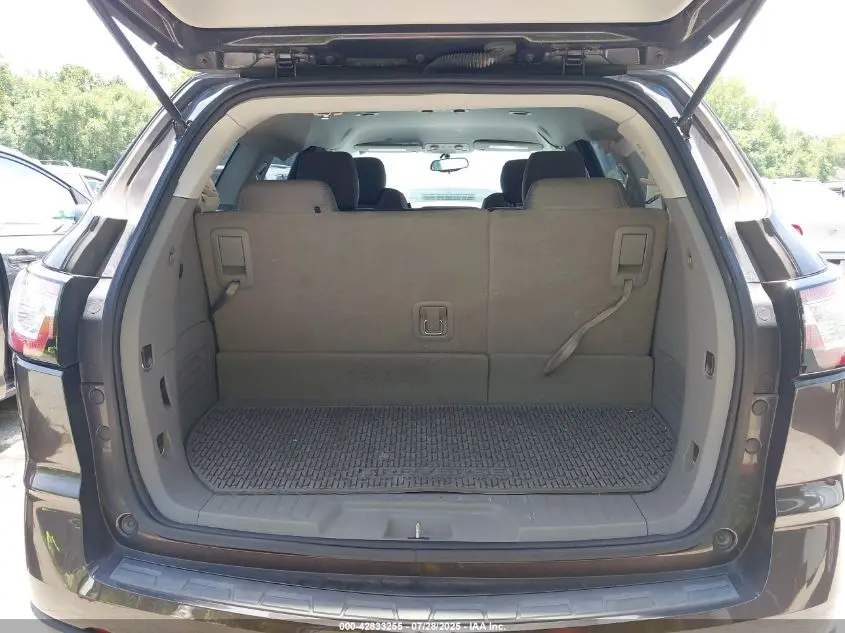 2015 CHEVROLET TRAVERSE LS