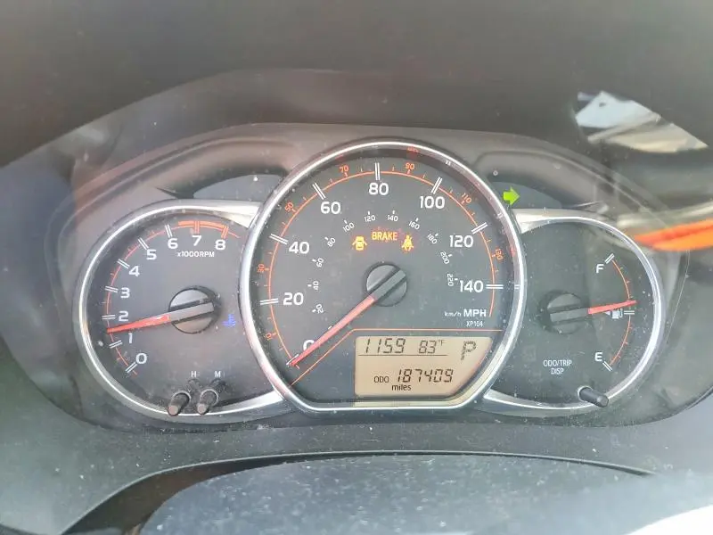 2015 TOYOTA YARIS 5-DOOR SE  