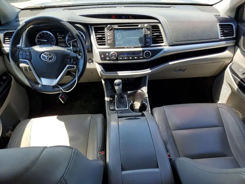 2017 TOYOTA HIGHLANDER XLE  