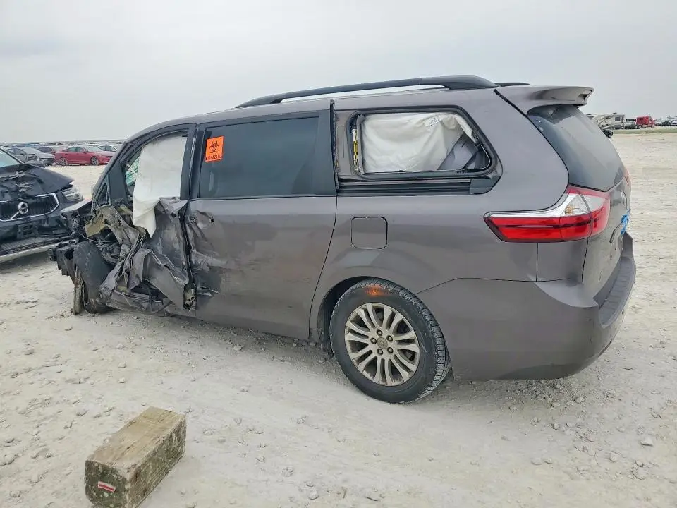 2017 TOYOTA SIENNA XLE 8-PASSENGER  