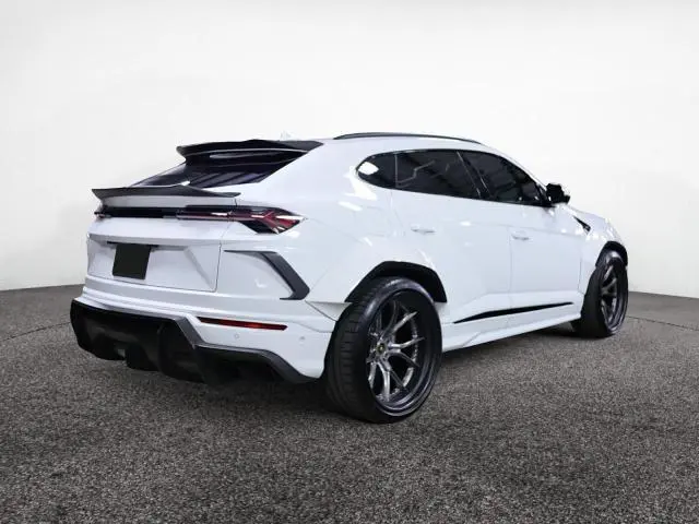 2020 LAMBORGHINI URUS   