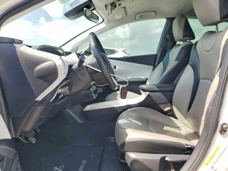 2018 TOYOTA PRIUS THREE  