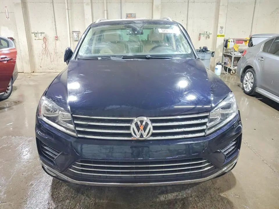 2015 VOLKSWAGEN TOUAREG V6  