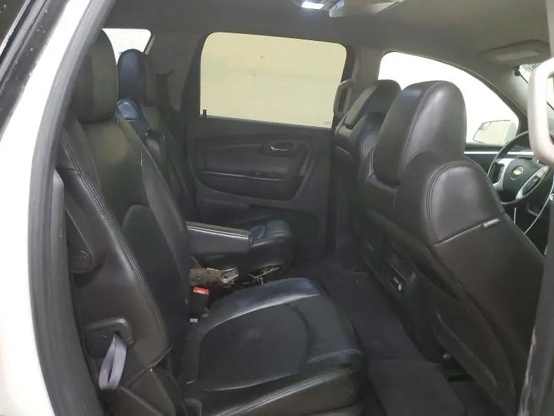 2011 CHEVROLET TRAVERSE LT  