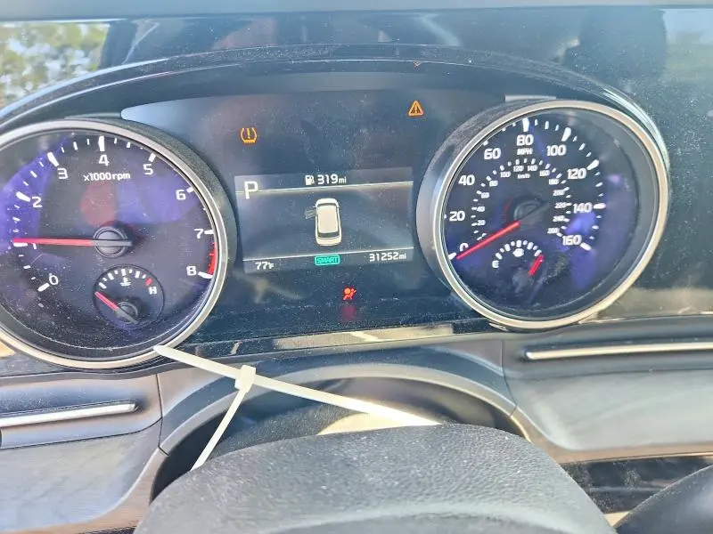 2024 KIA CARNIVAL EX  