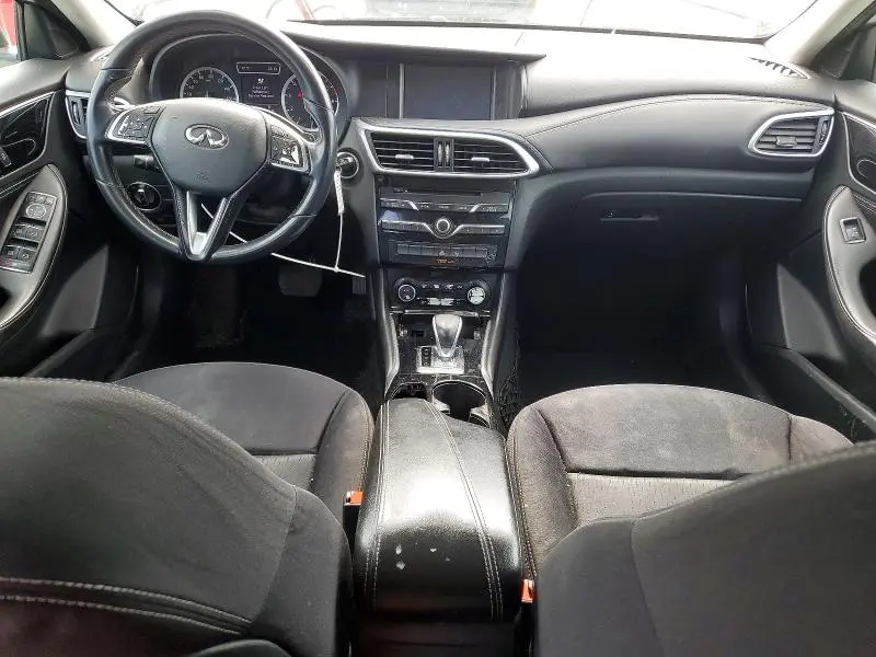 2017 INFINITI QX30 BASE  