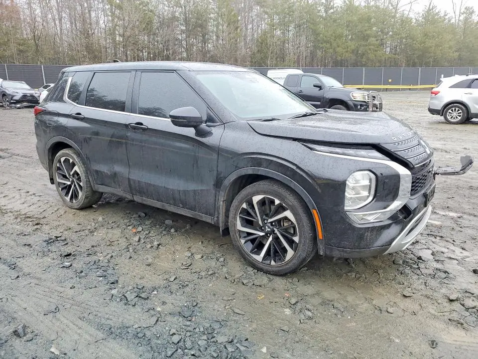 2024 MITSUBISHI OUTLANDER SE  