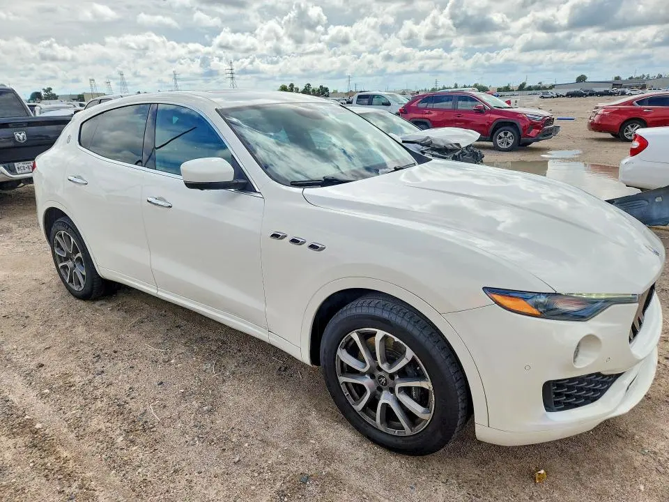 2020 MASERATI LEVANTE S  