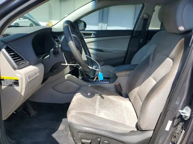 2016 HYUNDAI TUCSON SE  