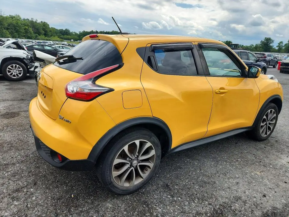 2017 NISSAN JUKE SV  