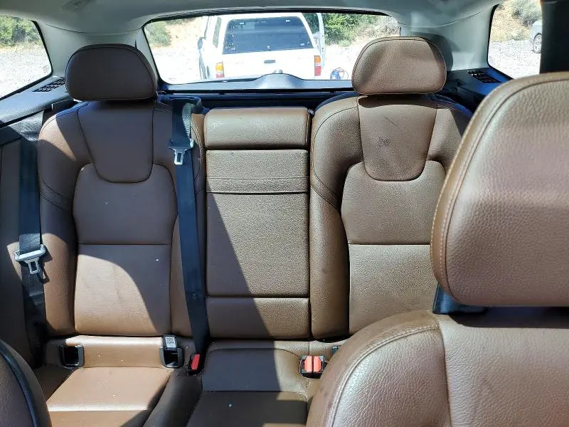 2018 VOLVO XC60 T5 MOMENTUM  