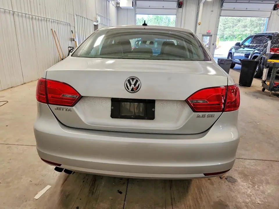 2012 VOLKSWAGEN JETTA SE  
