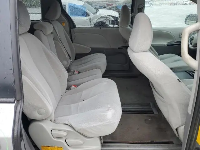 2011 TOYOTA SIENNA LE  