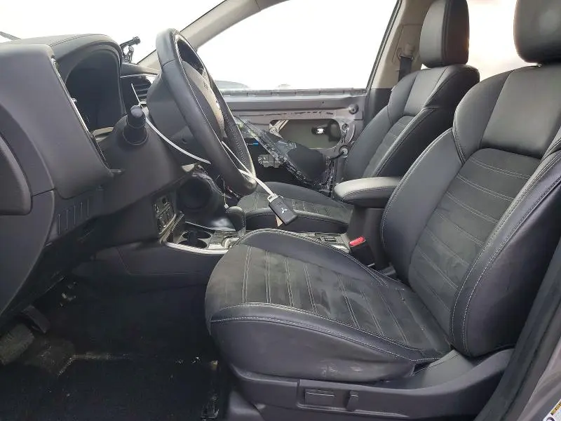 2019 MITSUBISHI OUTLANDER SE  