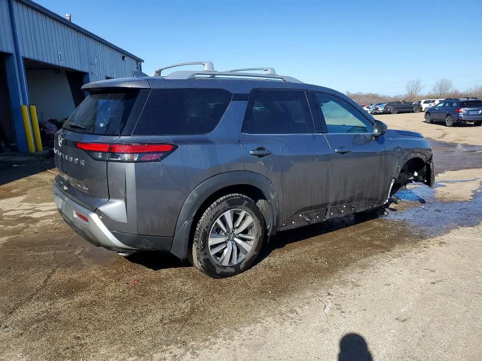 2024 NISSAN PATHFINDER SL  