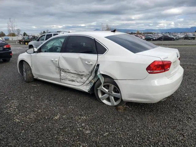 2013 VOLKSWAGEN PASSAT SE  