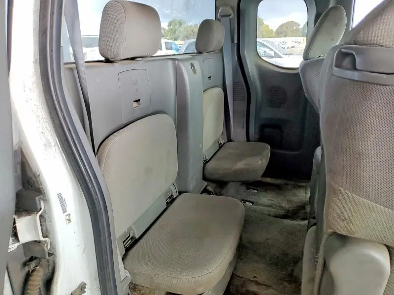 2014 NISSAN FRONTIER S  