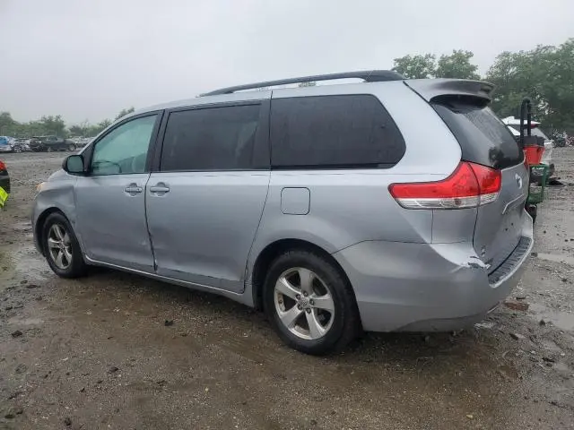 2014 TOYOTA SIENNA LE  