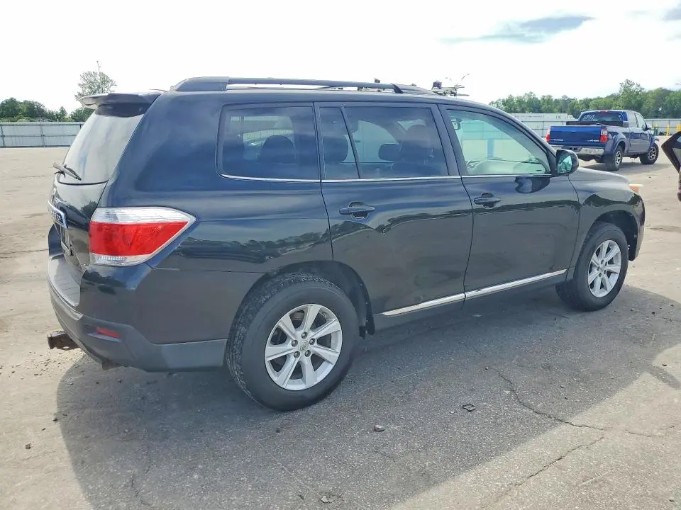 2012 TOYOTA HIGHLANDER SE  