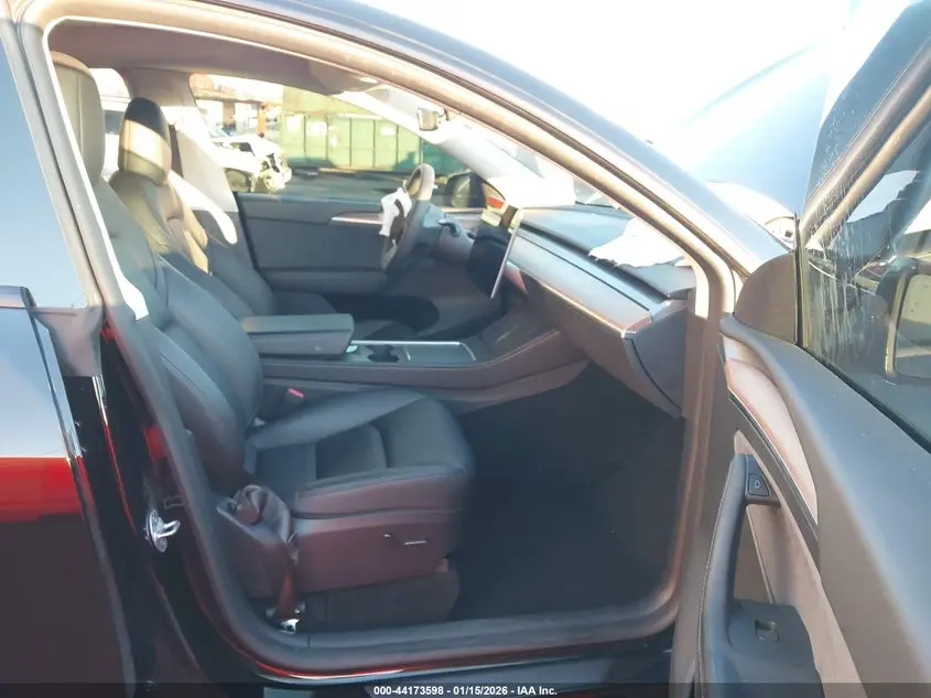 2024 TESLA MODEL Y RWD