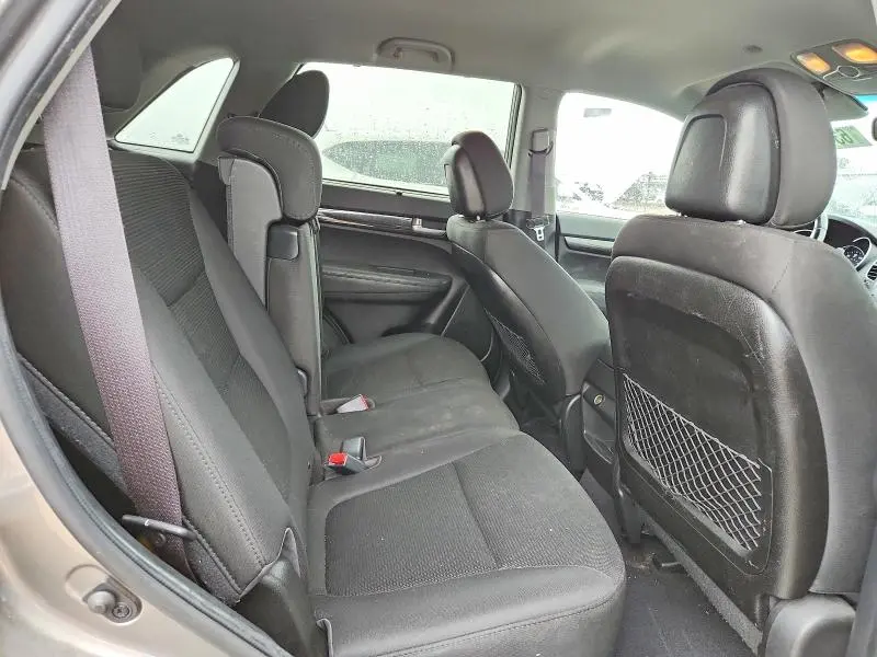 2014 KIA SORENTO LX  