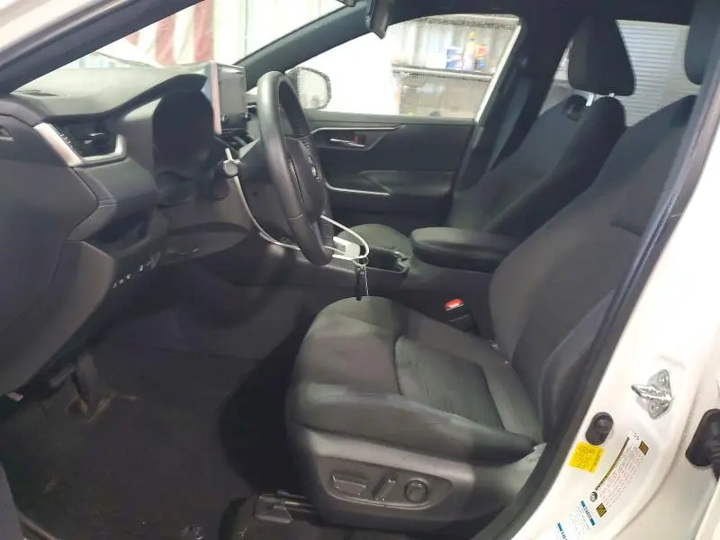 2022 TOYOTA RAV4 SE  